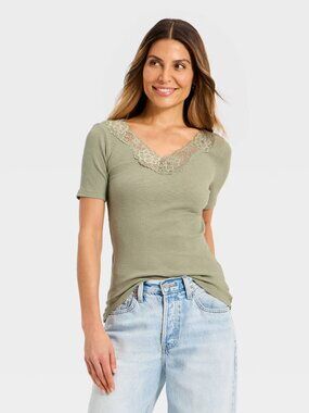 NWT Women's Short Sleeve Lace V-Neck T-Shirt - Universal Thread™ Green Large